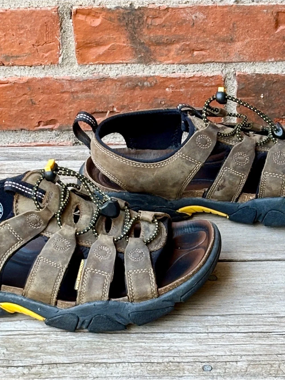KEEN Daytona Men's Brown Leather Bungee Tie Trail Hiking Sandals Sz 10